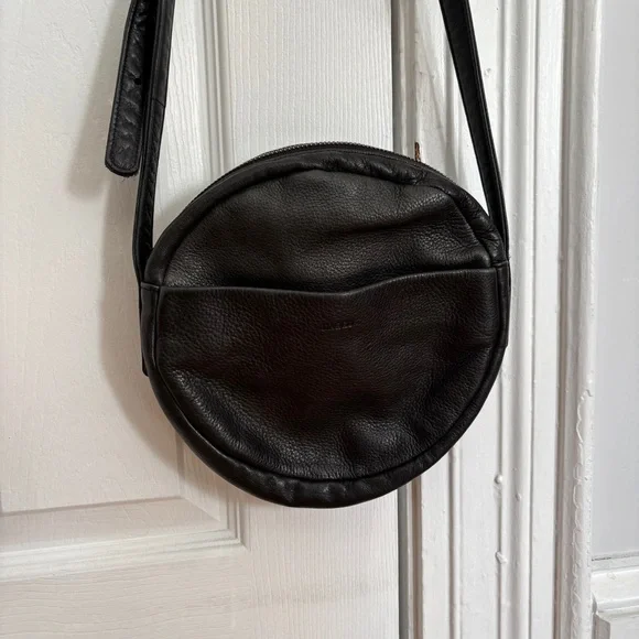 Baggu Black Round Leather Crossbody Bag - Picture 2 of 8